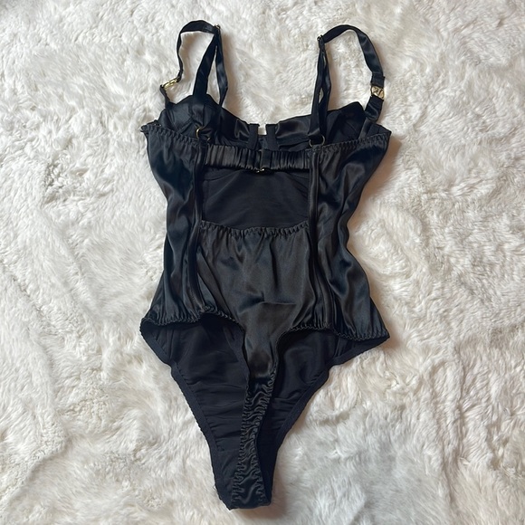 NWOT Victoria’s Secret Silky Bodysuit - SIZE: XS - Picture 3 of 4